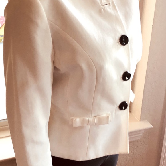 🌺 Tahari 🌺- Arthur S Levine White Blazer - Picture 3 of 4